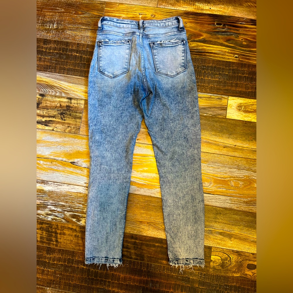 Woman’s Flying Monkey Acid Wash Skinny Jeans from Buckle Size 27